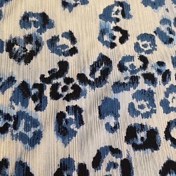 Secret Treasures Blue and Navy/Black Leopard Camisole Shell Top - Picture 8 of 9